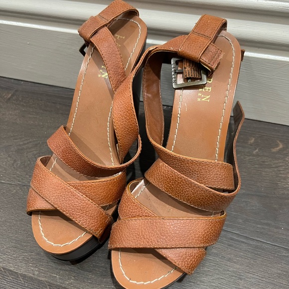 Like New sze 8 RL - Picture 2 of 3